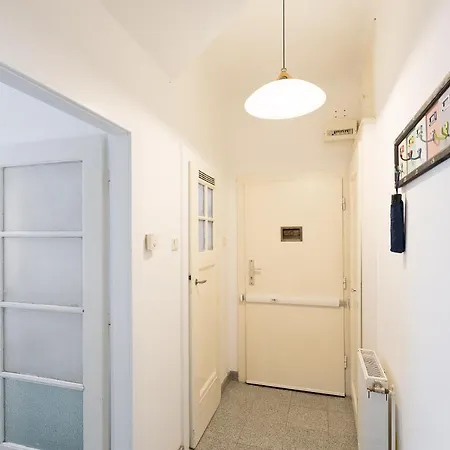 French Balcony - 45M² - Szeneviertel Apartment Vienna Exterior photo