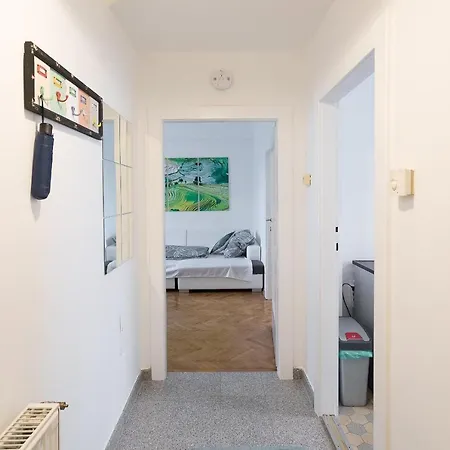 French Balcony - 45M² - Szeneviertel Apartment Vienna Exterior photo