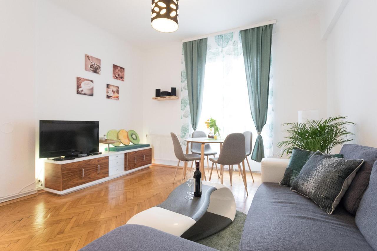 French Balcony - 45m² - Szeneviertel * Vídeň