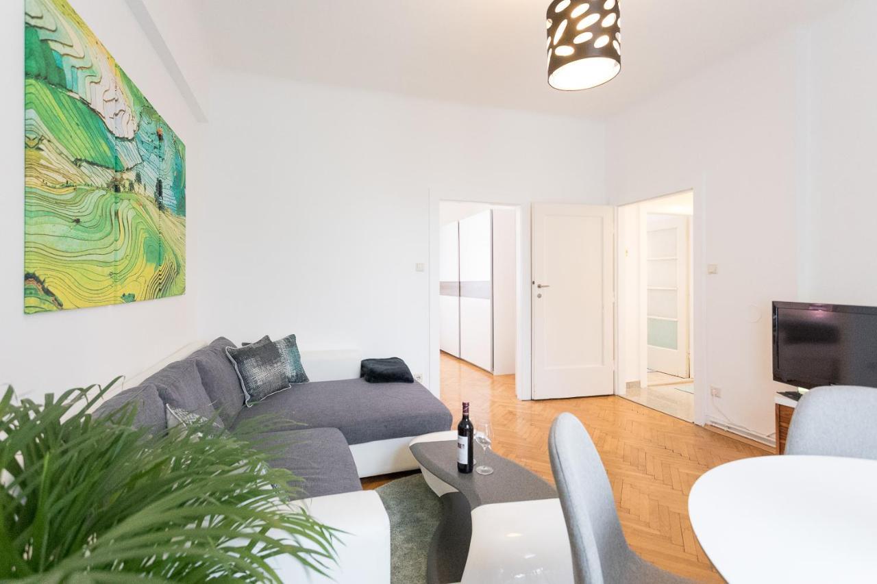 French Balcony - 45m² - Szeneviertel Apartmán Vídeň