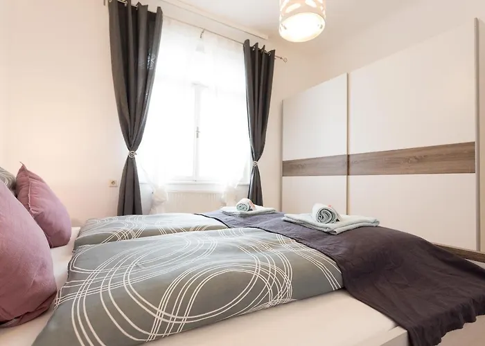 French Balcony - 45M² - Szeneviertel