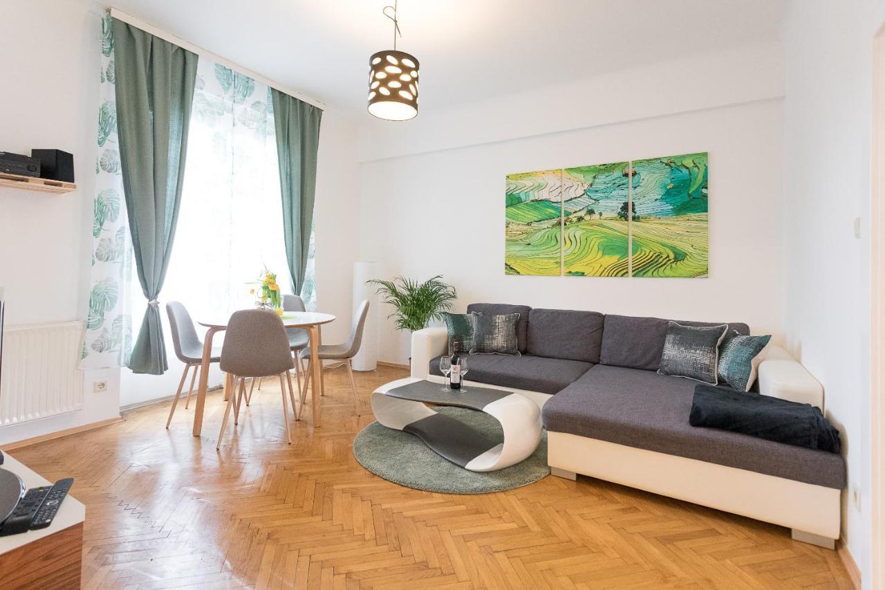 French Balcony - 45m² - Szeneviertel Appartamento *